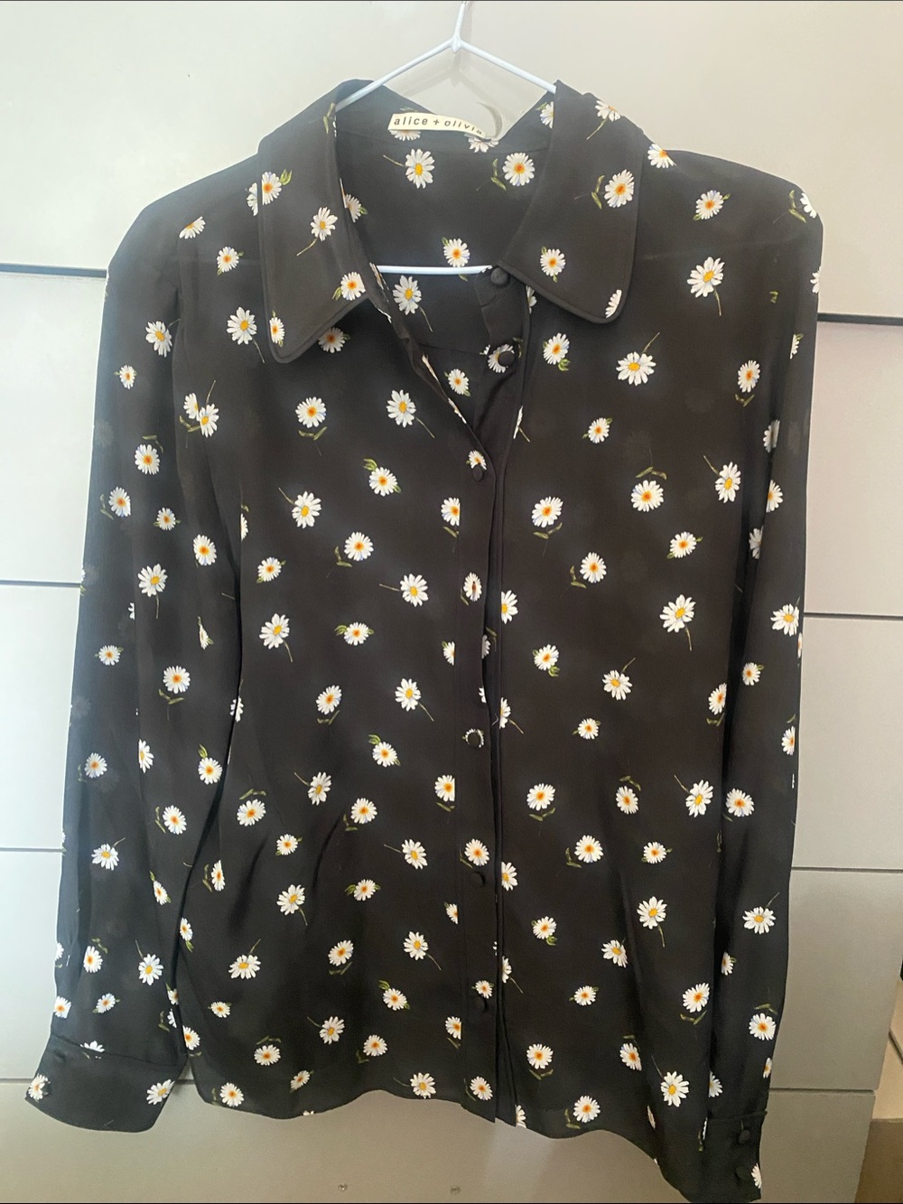 Alice + Olivia Black Daisy-Print Silk Button Blouse